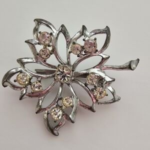 Rhinestone Silver Tone Metal Flower Pin Brooch